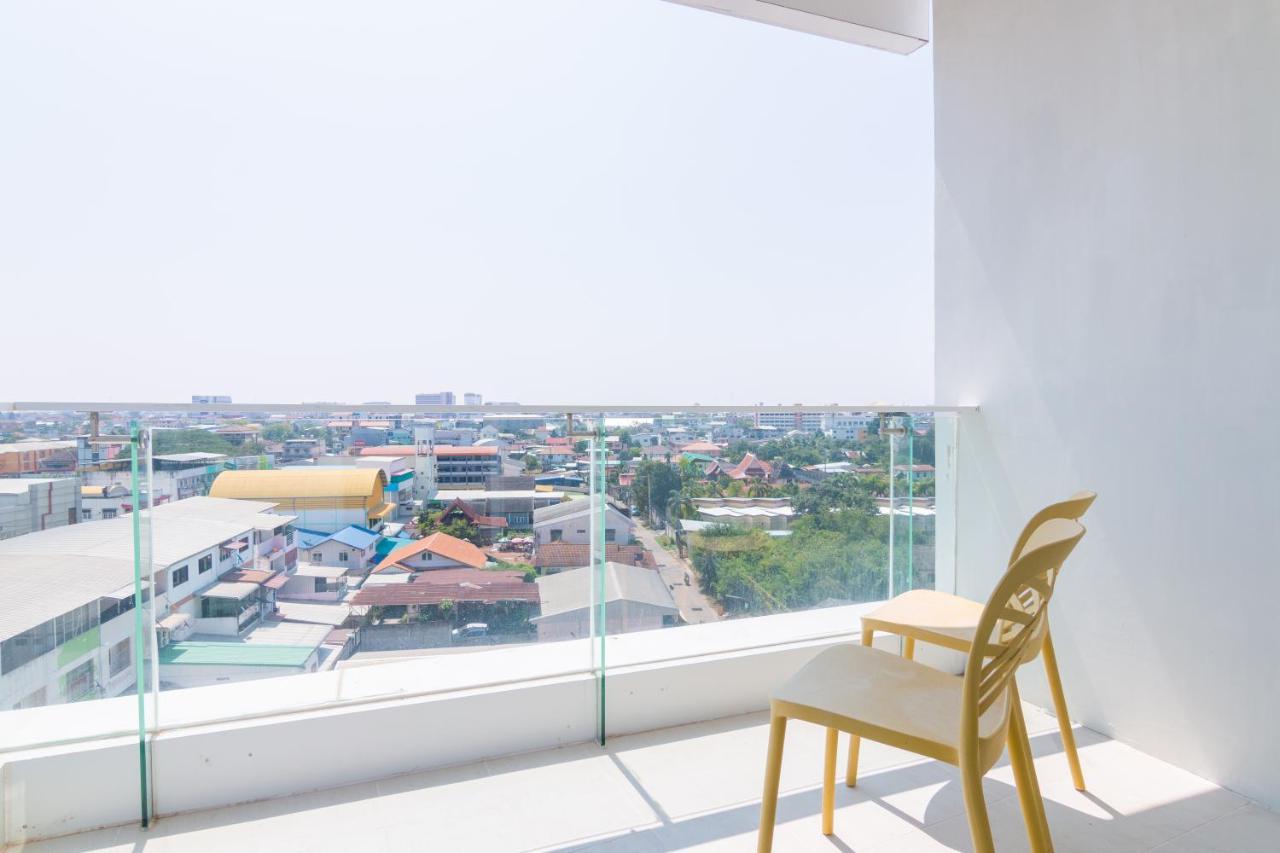 VELA Dhi Udon Thani Bagian luar foto